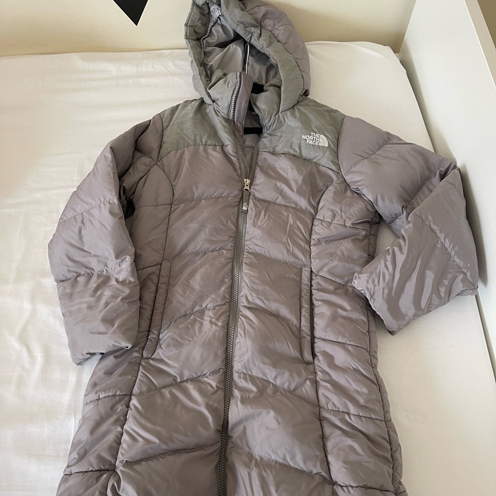 Girls North Face Parka size M (10/12)